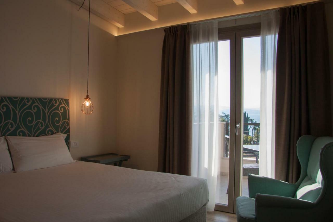 Hotel Berta Desenzano del Garda Eksteriør billede